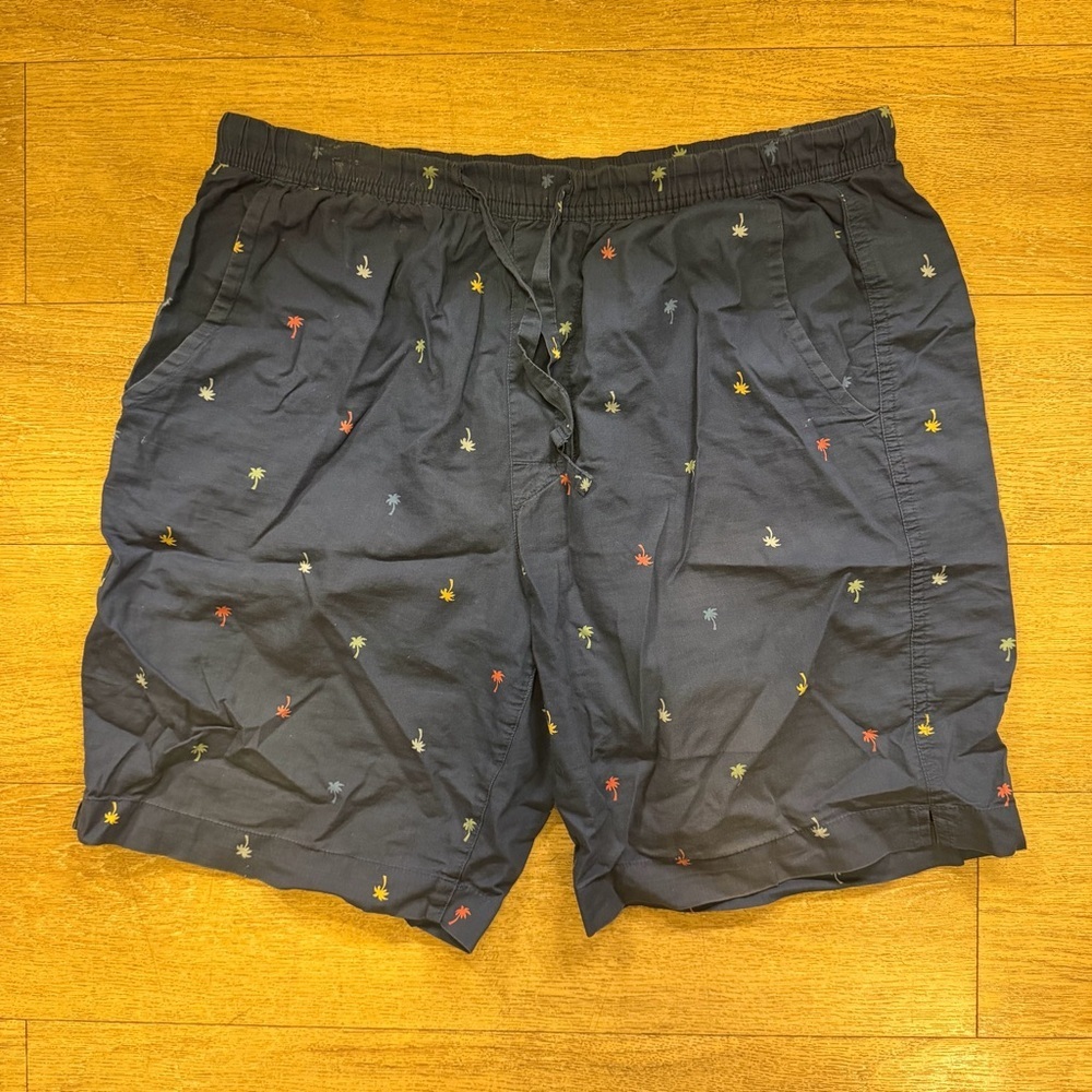 GAP Navy Shorts with Embroidered Palm Trees men medium